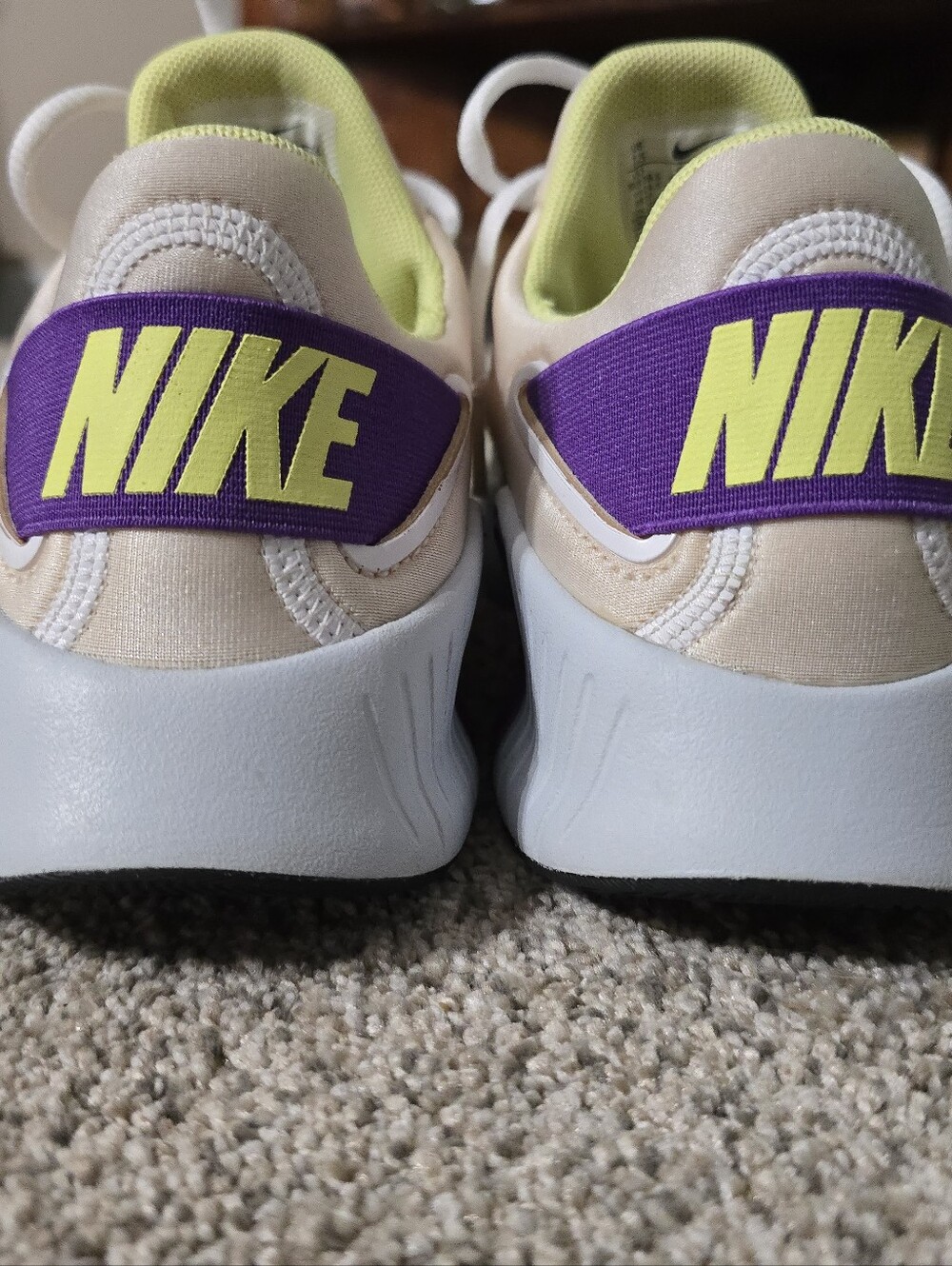 Nike Free Metcon 4 Women’s 7.5 White Wild Berry Training Shoes CZ0596-157 - Picture 5 of 7